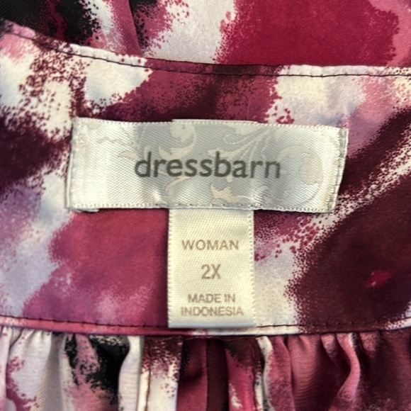 Dress Barn Purple & White Floral V-Neck Front Ruffle Sleeveless Top Size 2X - Picture 7 of 8